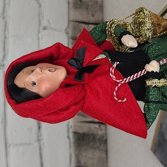 Byers' Choice Carolers 2004 Cries of London Woman Selling Candy Vintage - Picture 8 of 17